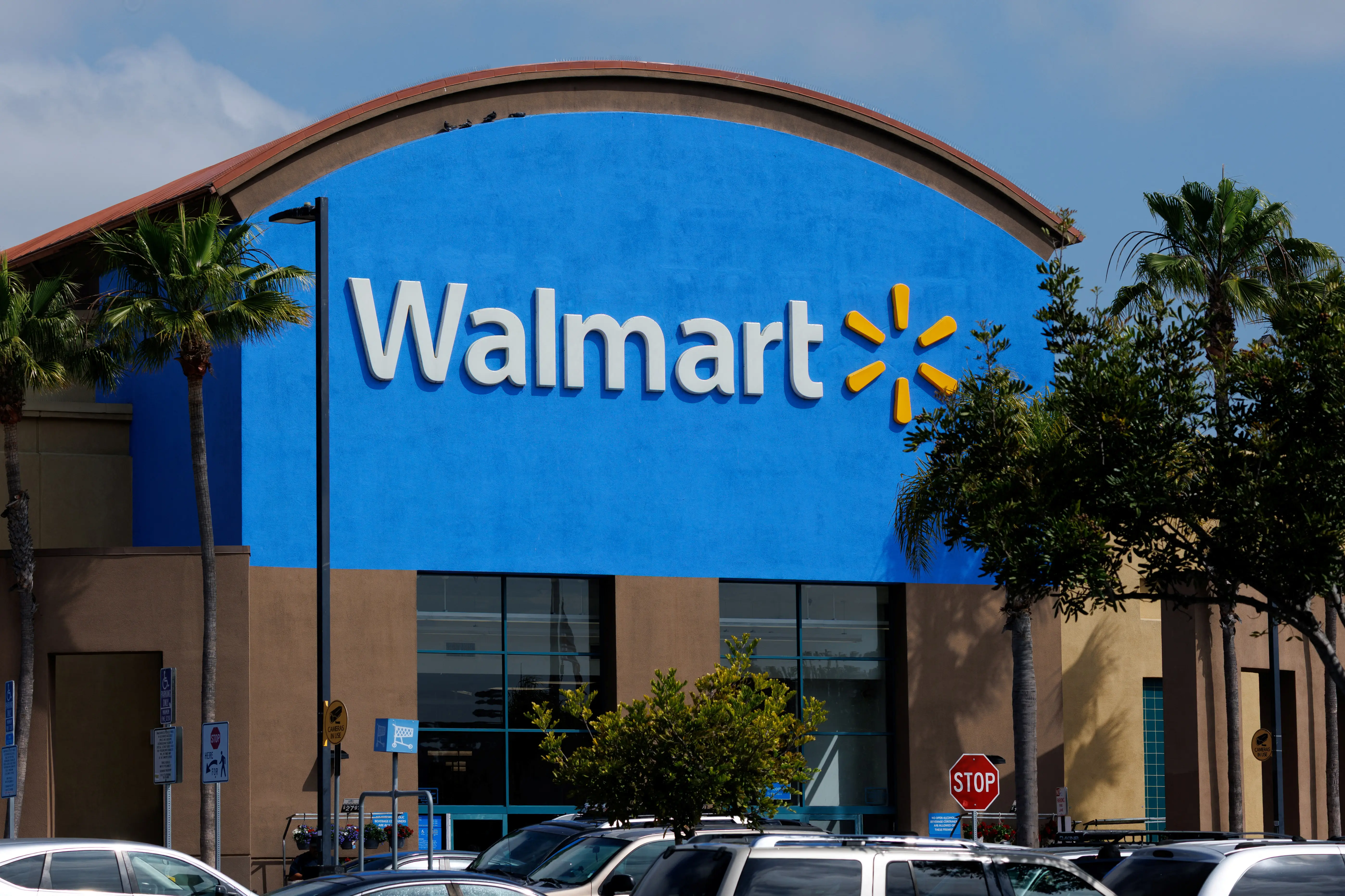Walmart to pay $10 million to settle US fraud case over money transfer scams