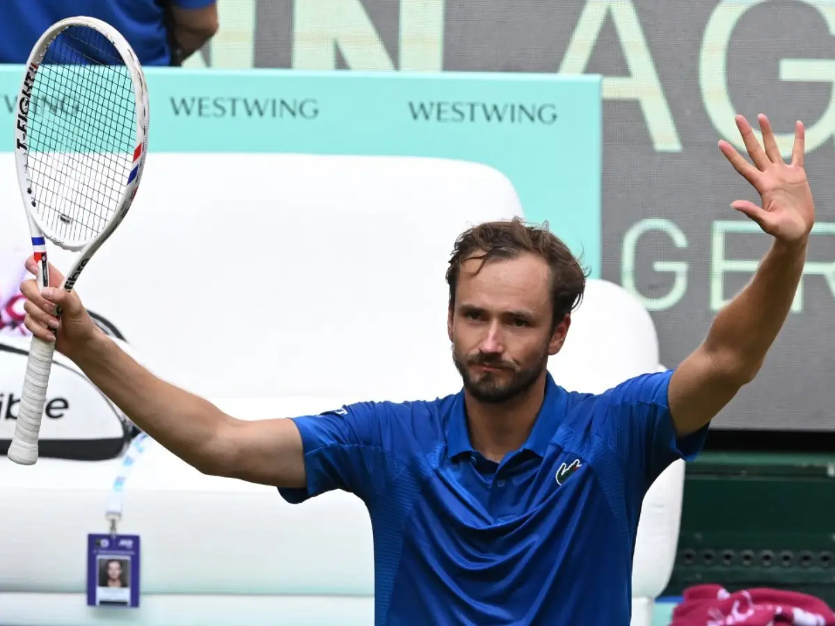 Daniil Medvedev dispatches home hope Alexander Zverev to meet Bublik in Halle final
