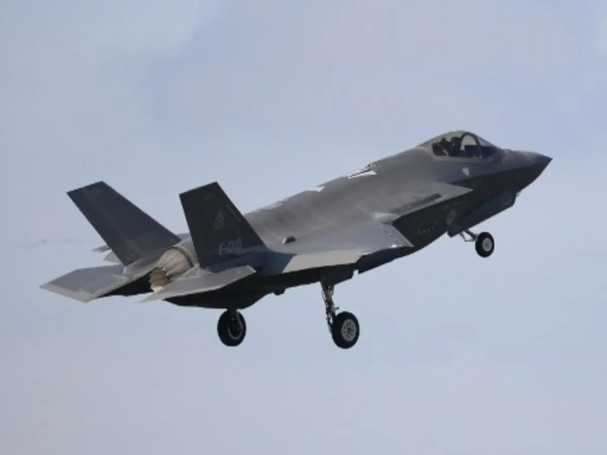 British F-35 fighter jet still stranded in Kerala, engineers to fly from UK, US to fix problem British F-35 fighter jet still stranded in Kerala, engineers to fly from UK, US to fix problem