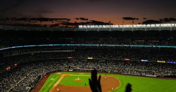 K-Pop Star Seungmin Attends Yankees Game, Expresses Baseball Love