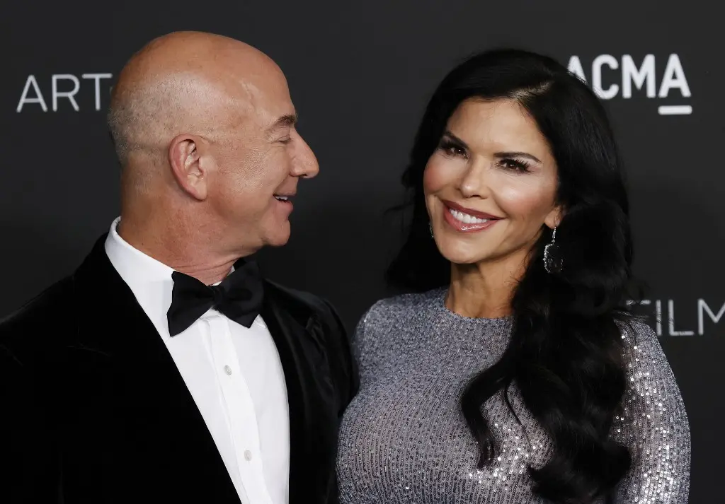 What's the venue of Jeff Bezos and Lauren Sanchez's wedding?