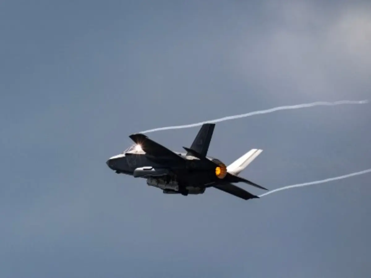 For first time since Cold War, UK fighter jets to carry nuclear warheads