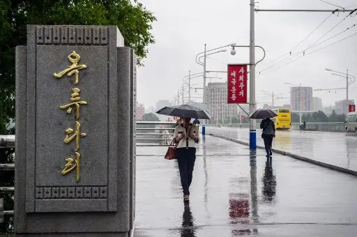 North Korea to lift tourist ban