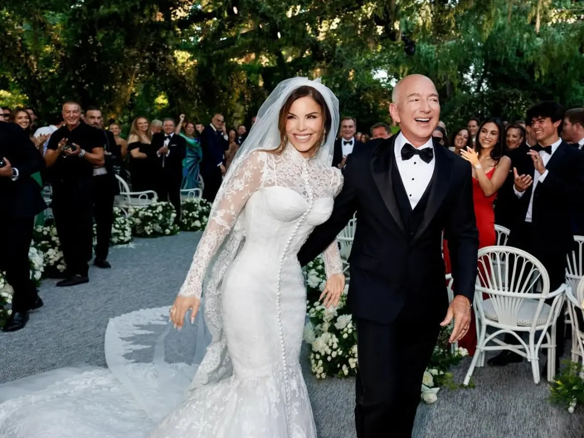  Lauren Sanchez shares dreamy wedding photo with Jeff Bezos 