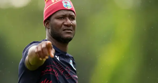 Westindischer Trainer Darren Sammy wird bestraft, weil er während des 1 ...