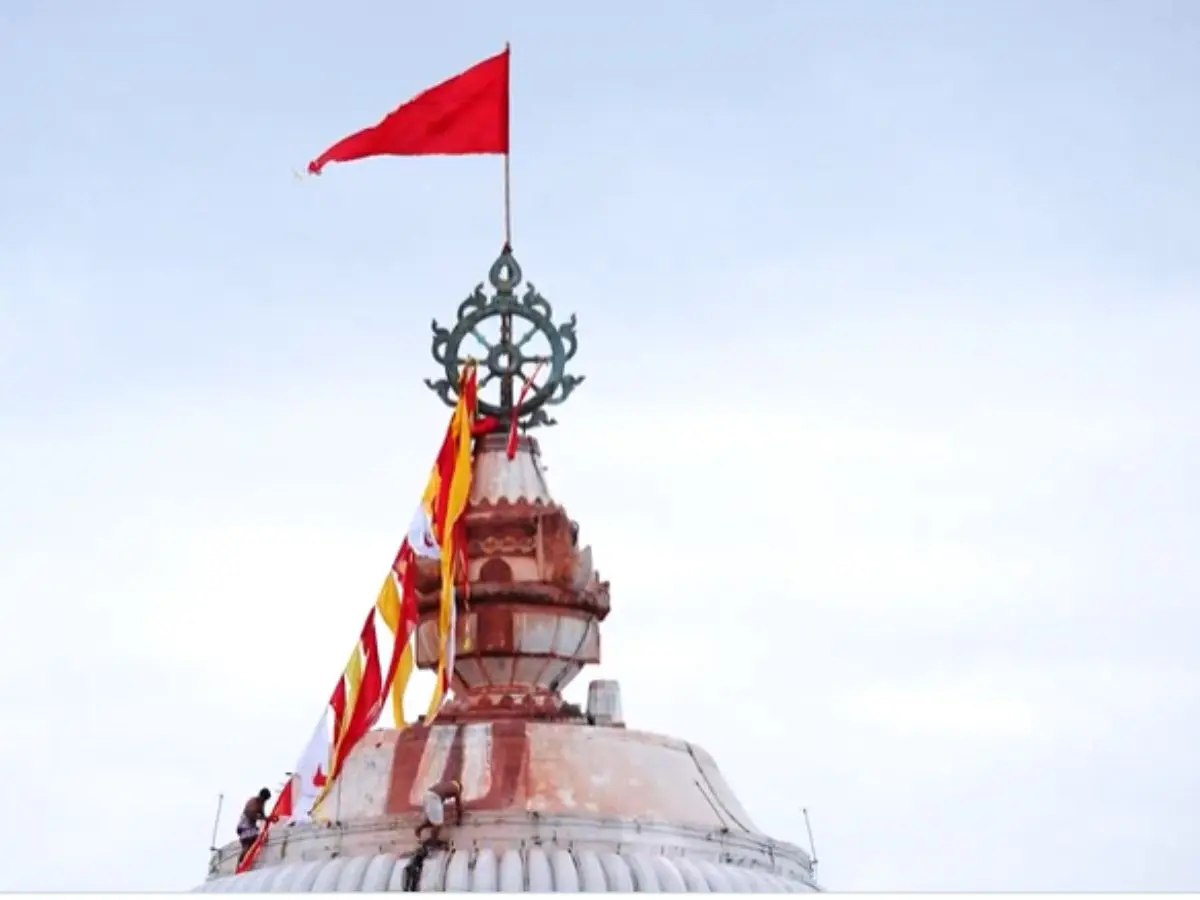The Chakra That Faces All Directions