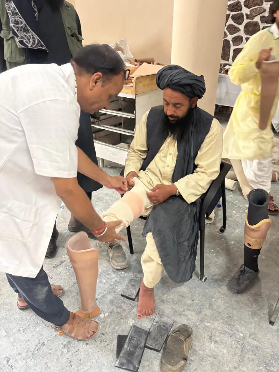 India provides prosthetic limbs to Afghans