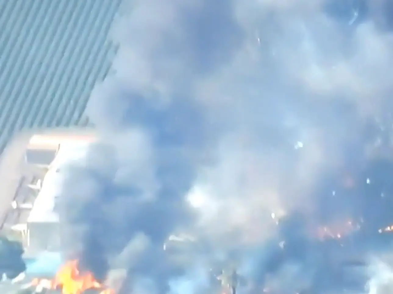 Shocking video captures the moment when fireworks facility explodes in US' Yolo County - WATCH Shocking video captures the moment when fireworks facility explodes in US' Yolo County - WATCH