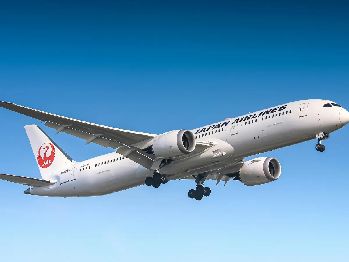 Shanghai-Tokyo Boeing plummets 26,000 feet, panicked passengers write goodbye letters and wills