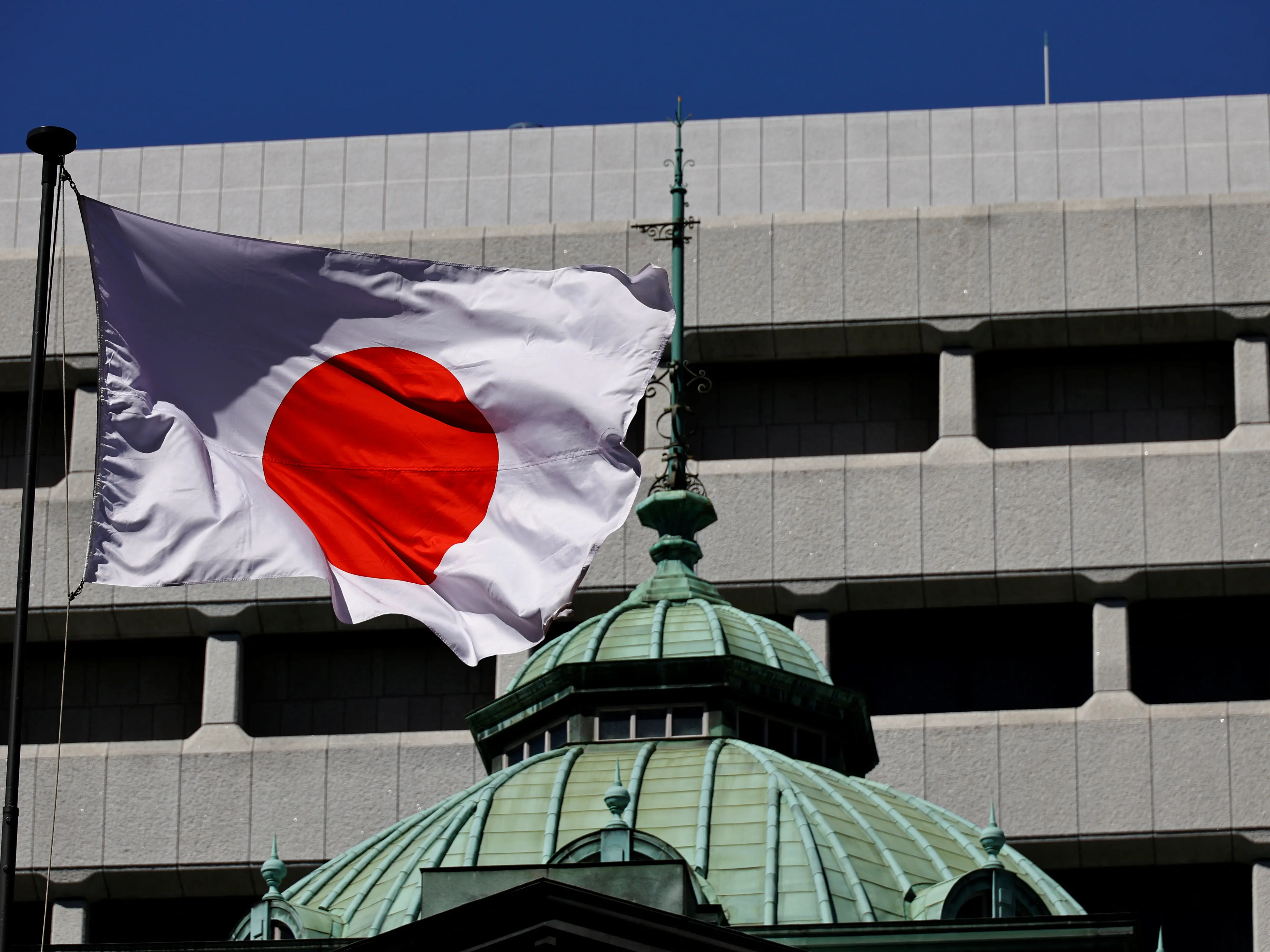BOJ board member signals rate hikes after pause to assess US tariffs