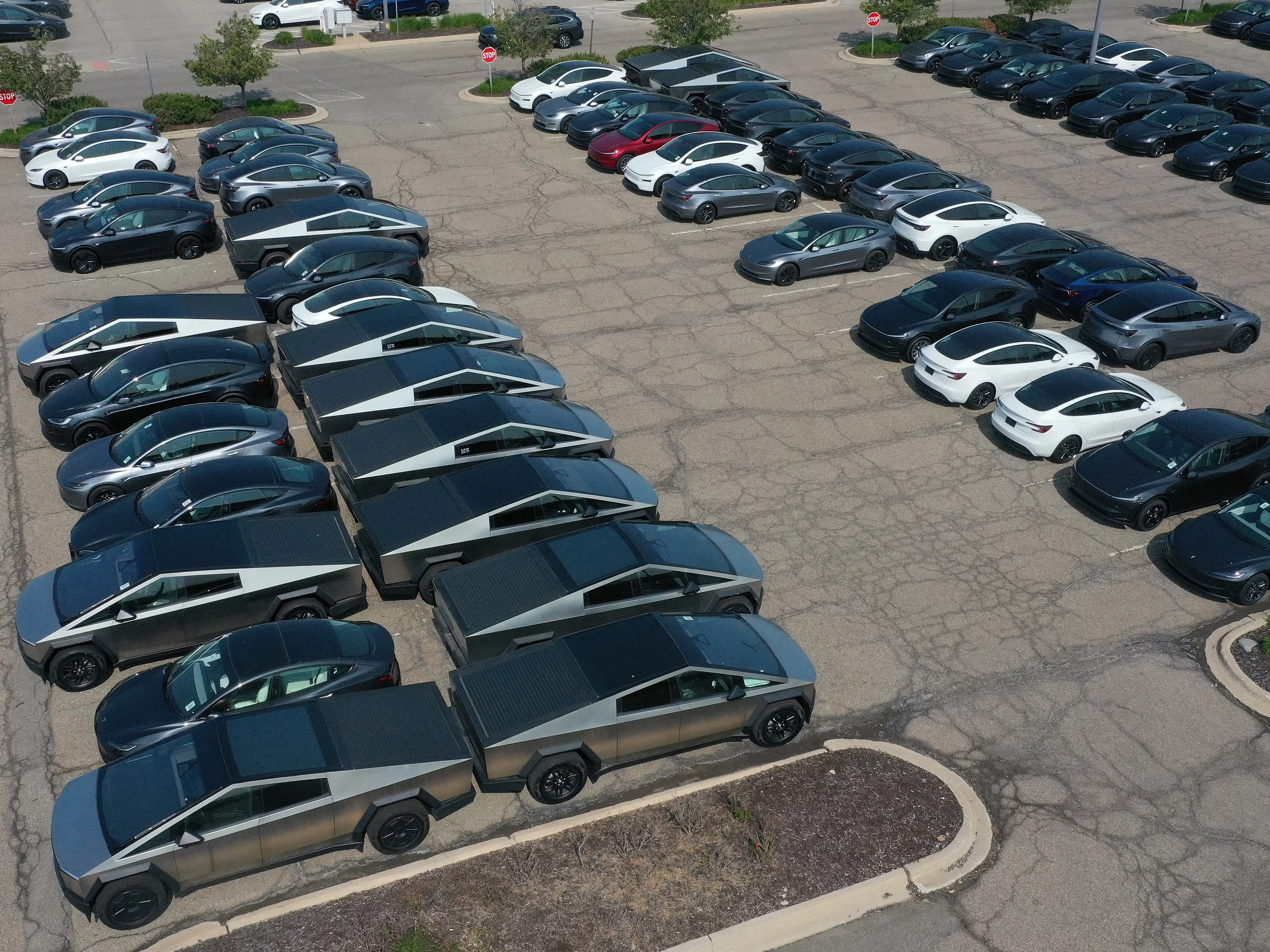 Tesla’s UK sales rebound in June, while the road remains bumpy in Europe