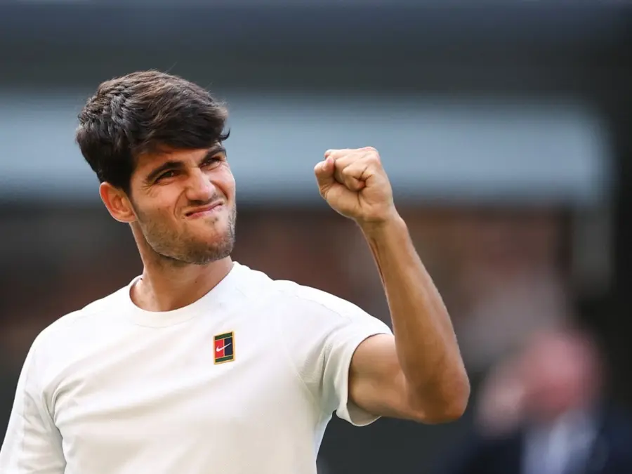 Wimbledon 2025: Carlos Alcaraz into last 16 as Aryna Sabalenka outlasts Emma Raducanu