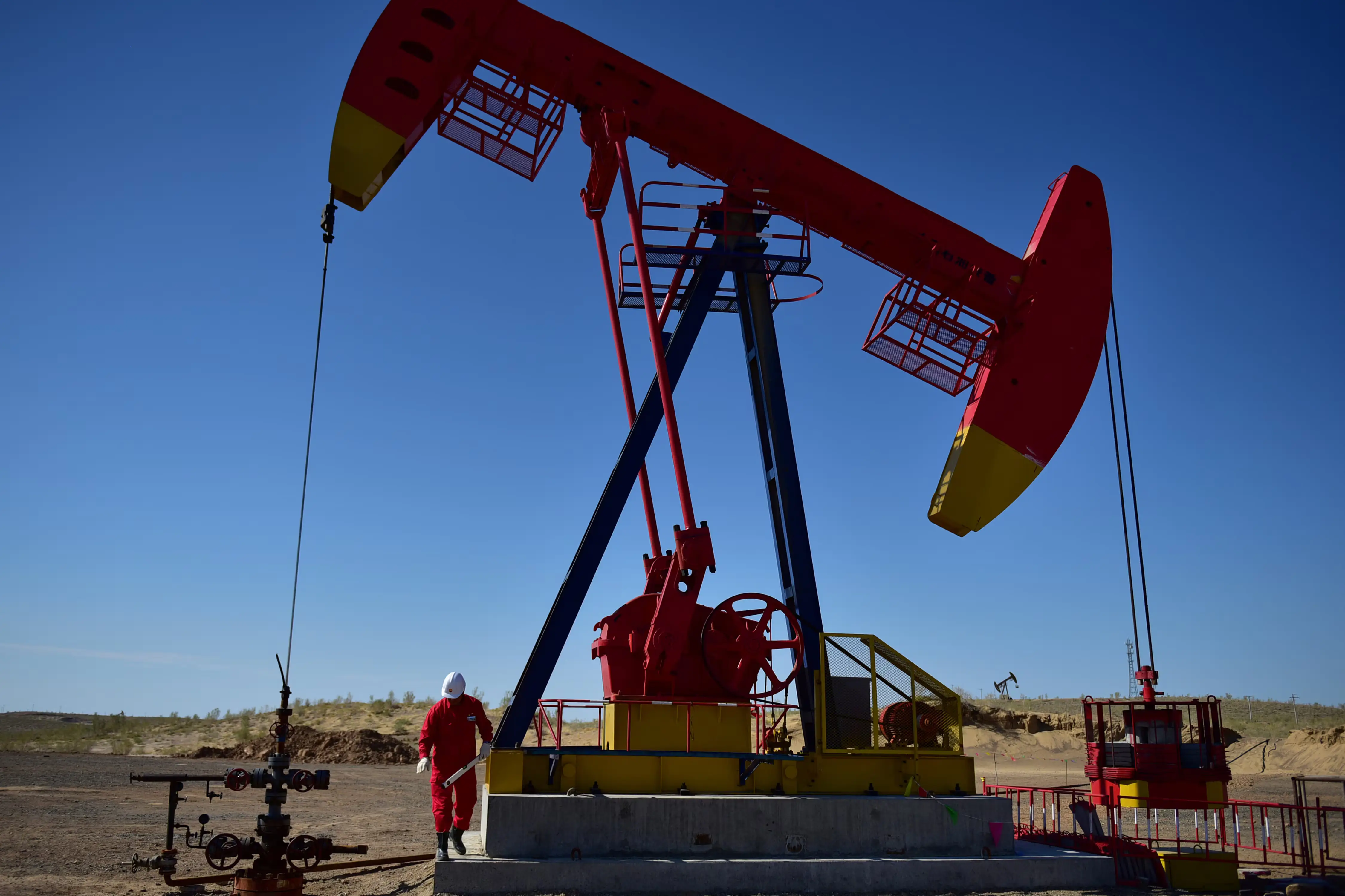 China’s oil refiners face jet fuel glut as demand disappoints