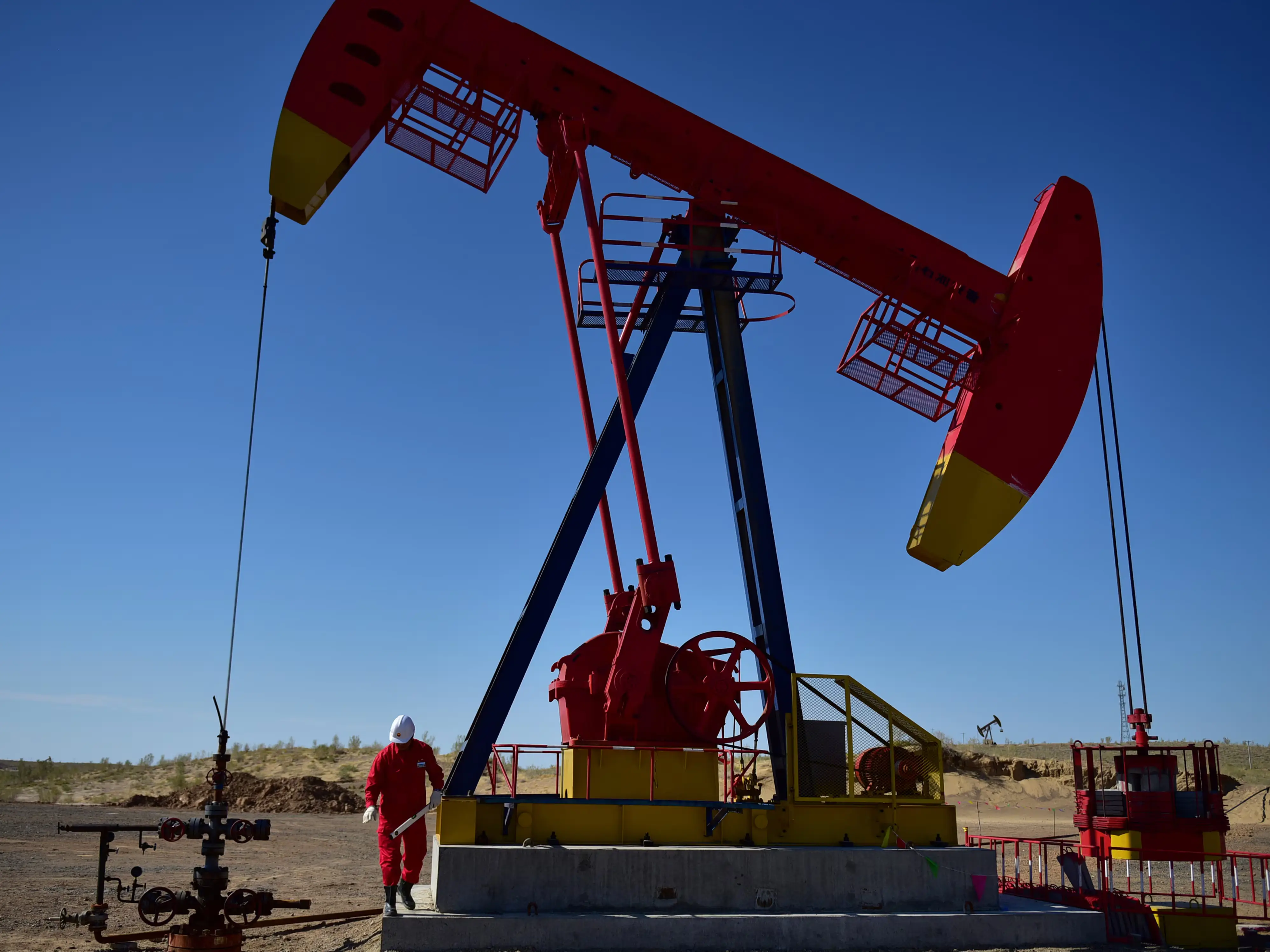 China’s oil refiners face jet fuel glut as demand disappoints