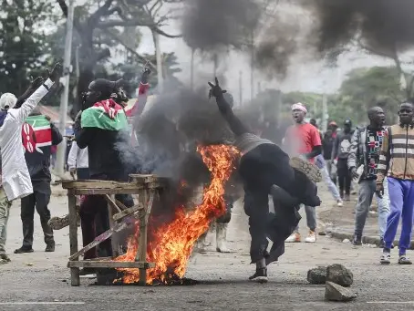 Nairobi tense as large police presence blocks protesters Nairobi tense as large police presence blocks protesters
