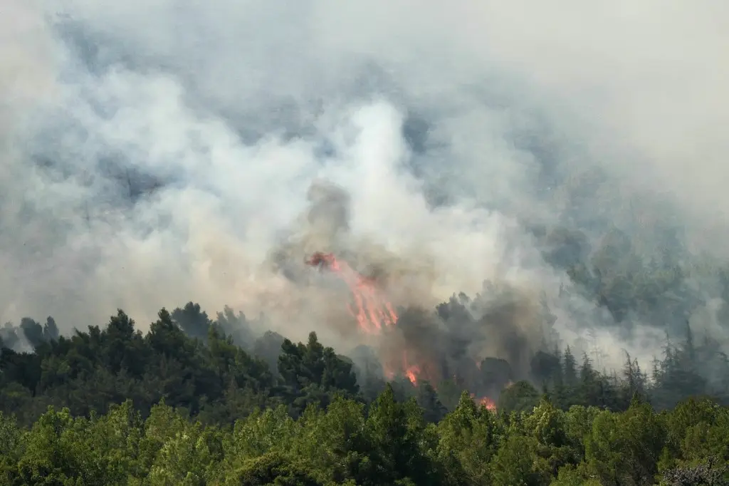 Wildfire spread rapidly in southern France
