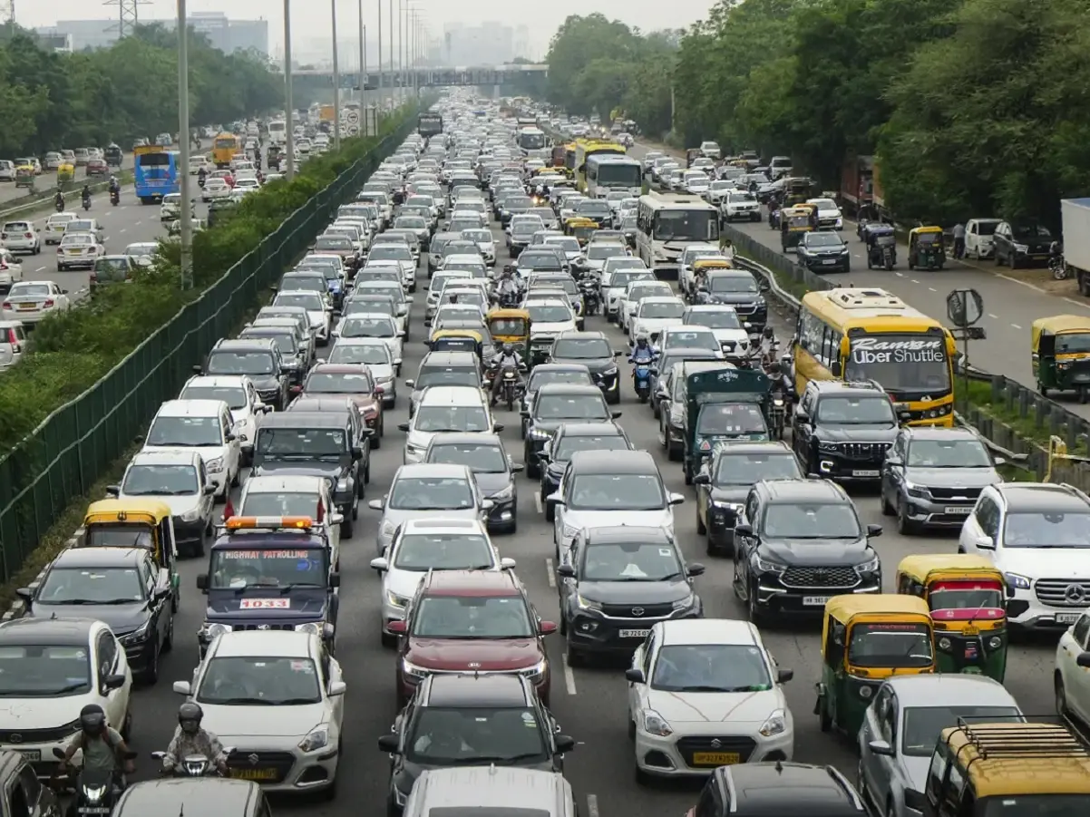 Overage vehicle fuel ban in Delhi to be put on hold until November 1, no impounding till then