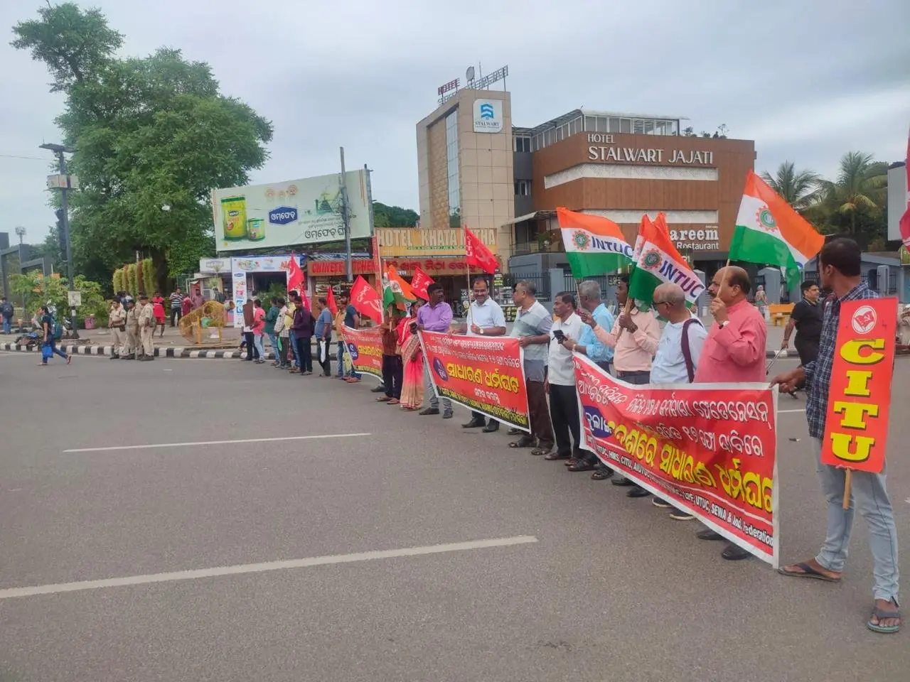Bharat Bandh: Which parties and trade unions are protesting against the Modi government?