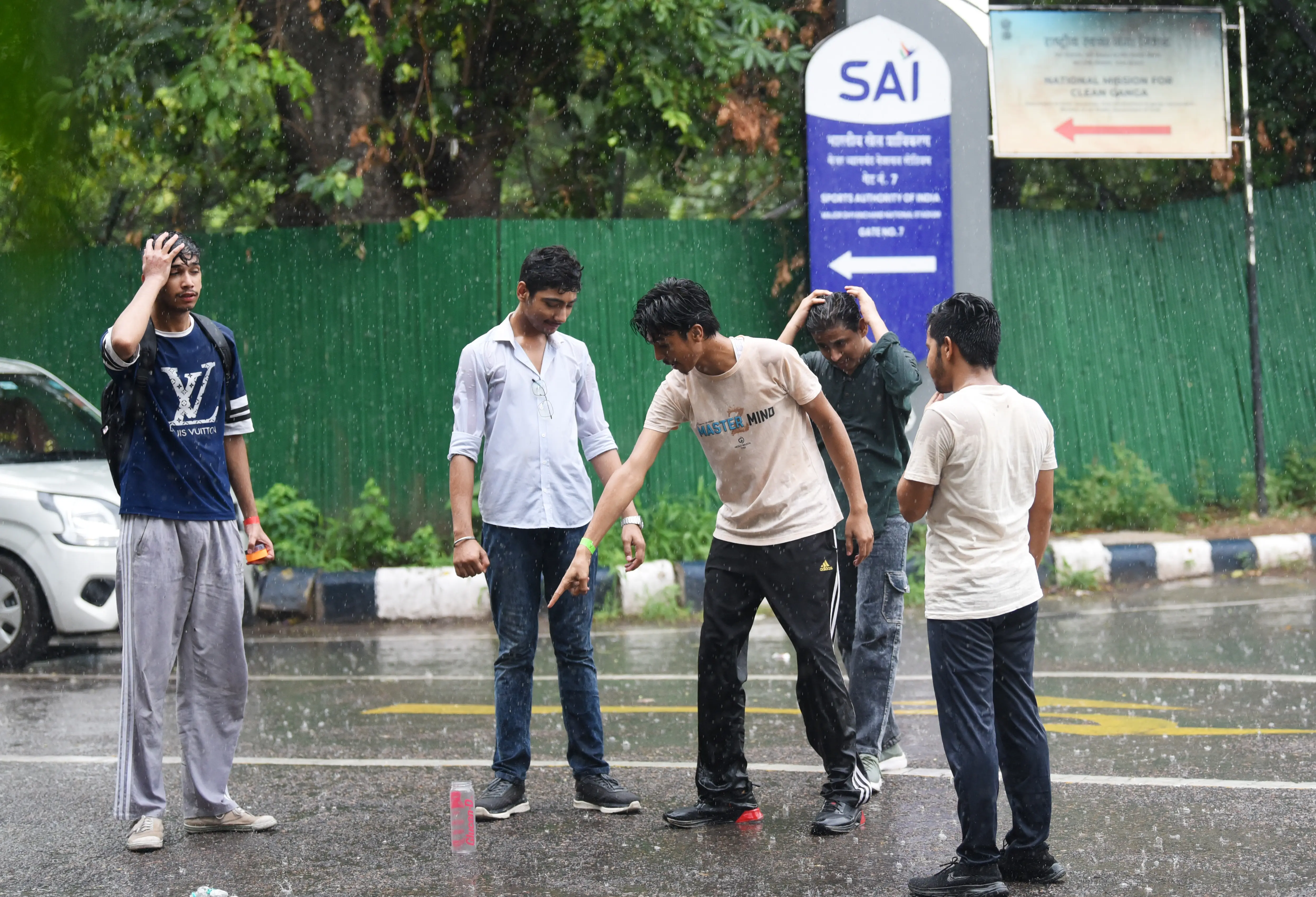 WATCH-Heavy rains lash Delhi-NCR; IMD issues orange alert