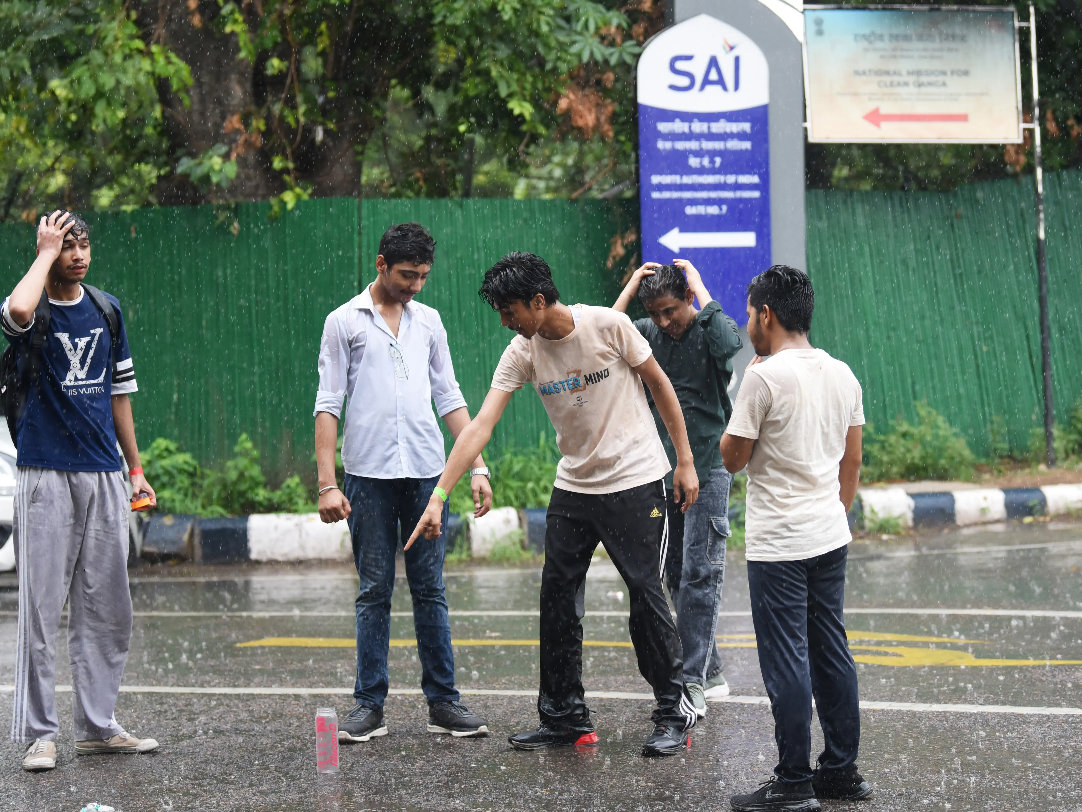 WATCH-Heavy rains lash Delhi-NCR; IMD issues orange alert