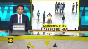  Heavy rain causes water-logging in Delhi & Gurugram, vehicles submerged