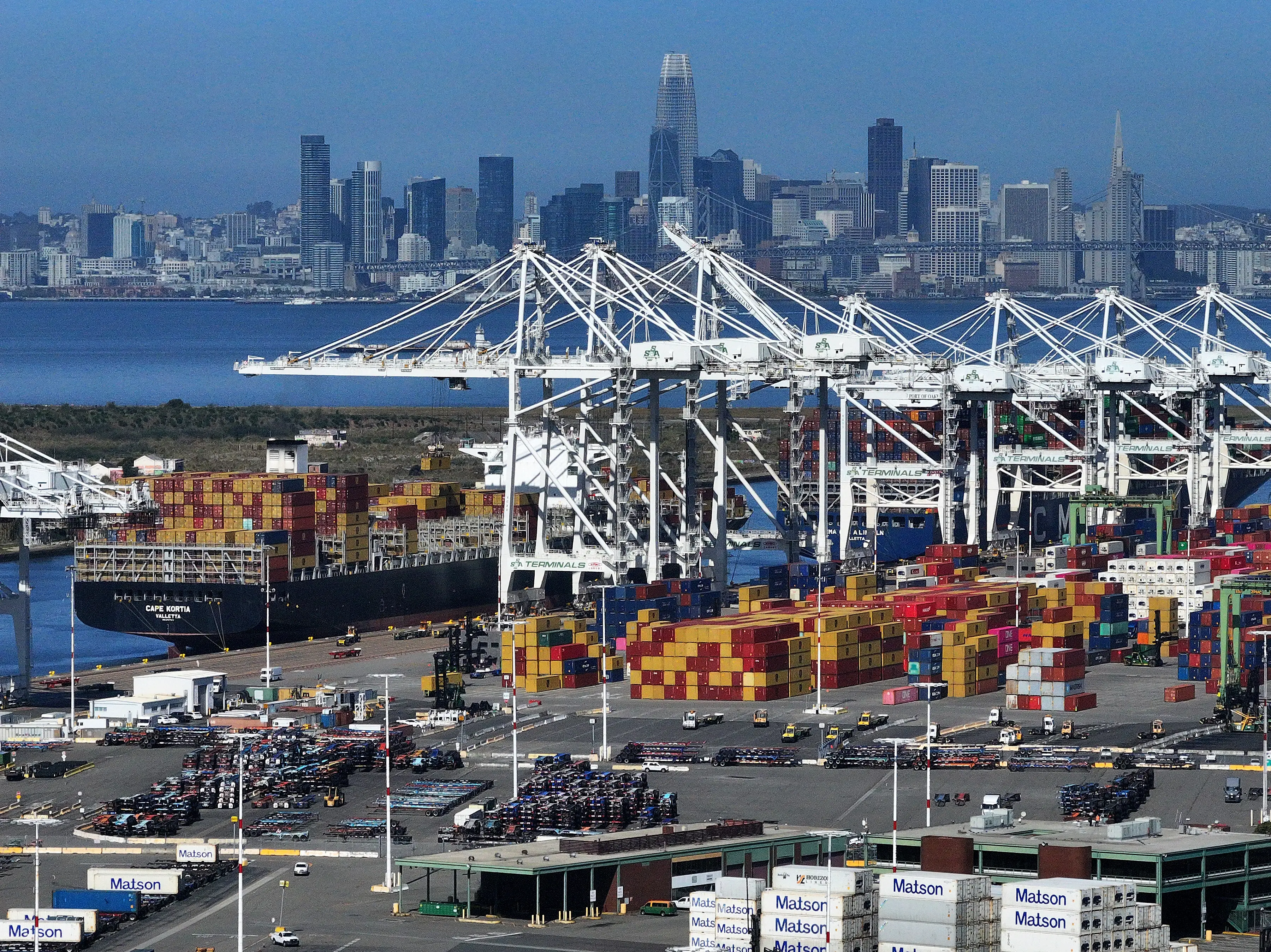 Tariff boom pushes US customs revenue to record $113 billion, June surplus surprises Tariff boom pushes US customs revenue to record $113 billion, June surplus surprises