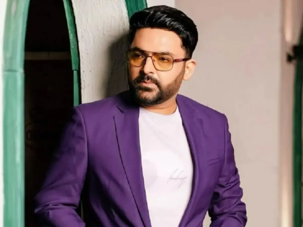 Kapil Sharma cafe firing: Mumbai Police visits comedian's Andheri residence a day after Canada eatery's incident Kapil Sharma cafe firing: Mumbai Police visits comedian's Andheri residence a day after Canada eatery's incident