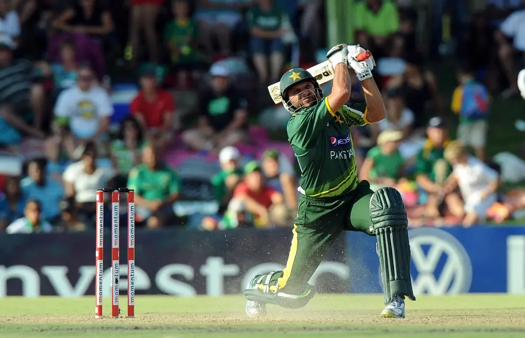 Shahid Afridi (Pakistan) - 153 meters