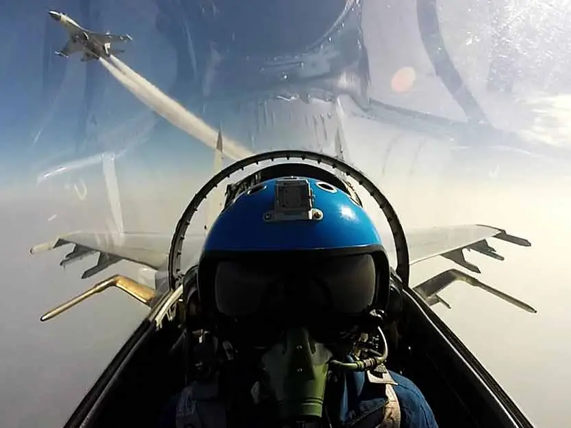 Why fighter jets and airliners dump fuel mid‑air? The shocking truth behind this rare move