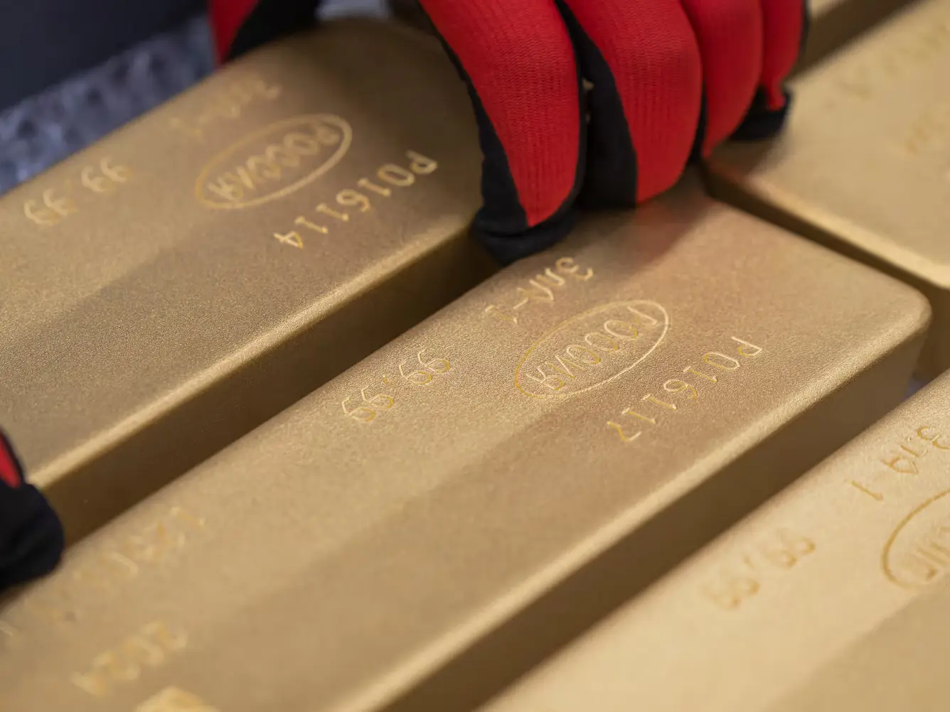 Gold hits 3-week high on safe-haven demand; silver at 13-year peak Gold hits 3-week high on safe-haven demand; silver at 13-year peak