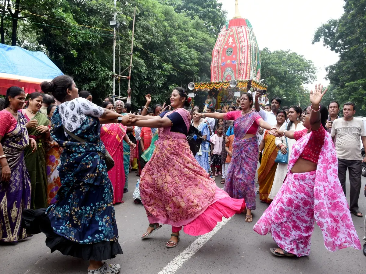 Rath Yatra procession in Toronto hurled with eggs, India demands accountability Rath Yatra procession in Toronto hurled with eggs, India demands accountability