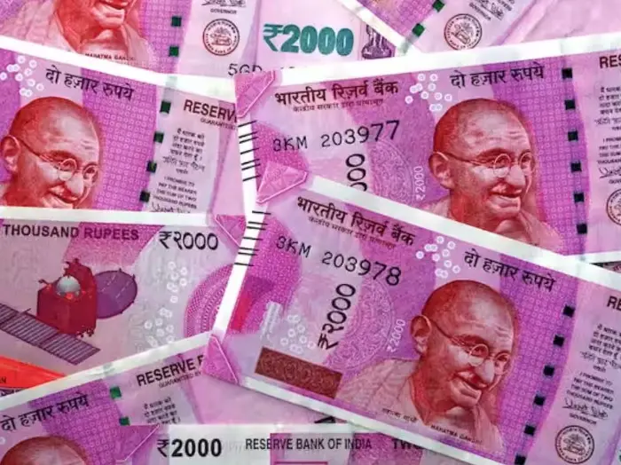 Rs 2000 notes trade underway along Nepal border; exchange rate is Rs 1200-1600: Report Rs 2000 notes trade underway along Nepal border; exchange rate is Rs 1200-1600: Report