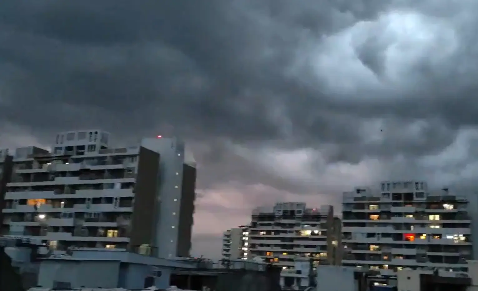  Delhi's first artificial rain trial postponed due to weather conditions