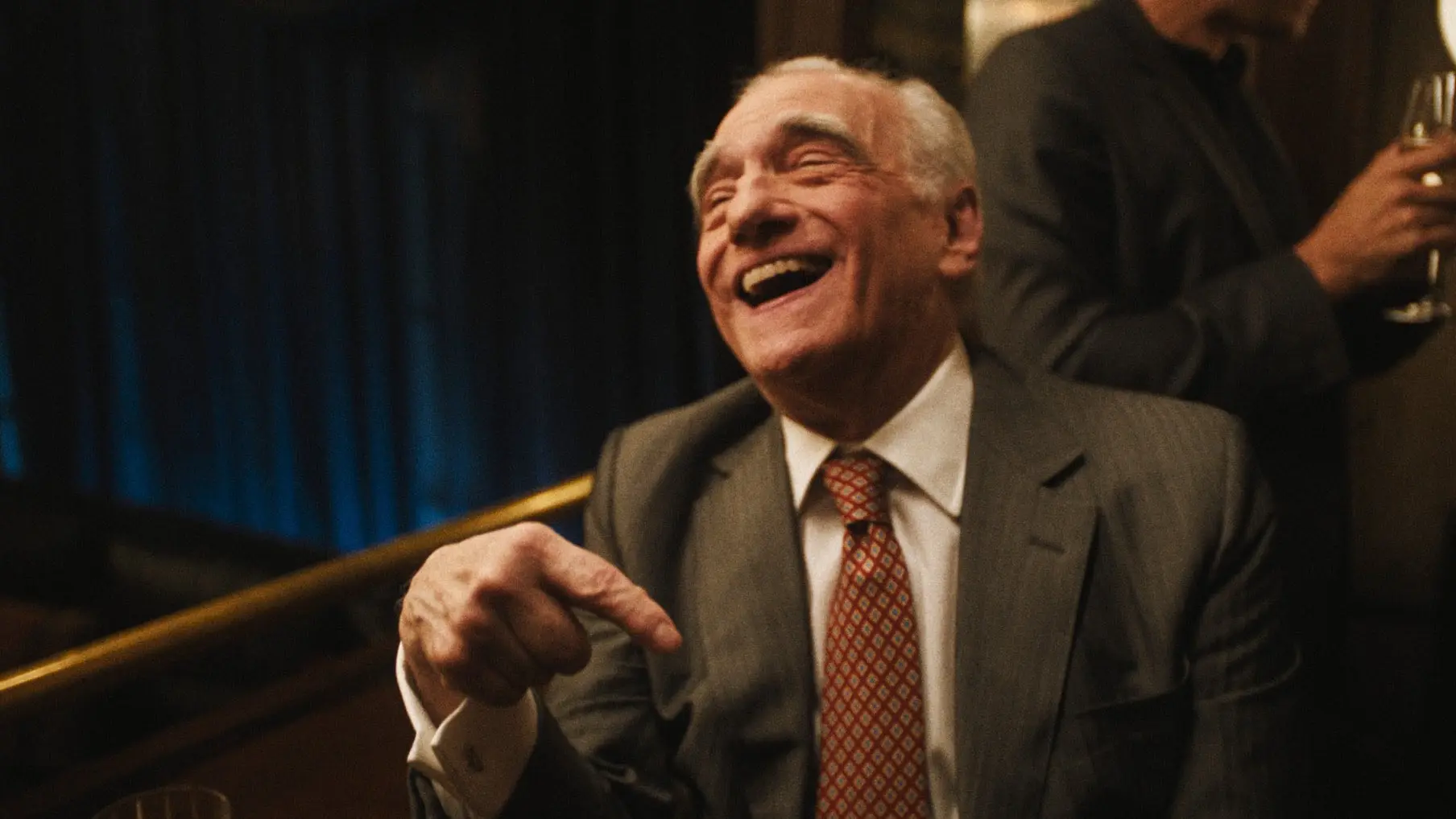 GUEST ACTOR IN A COMEDY
