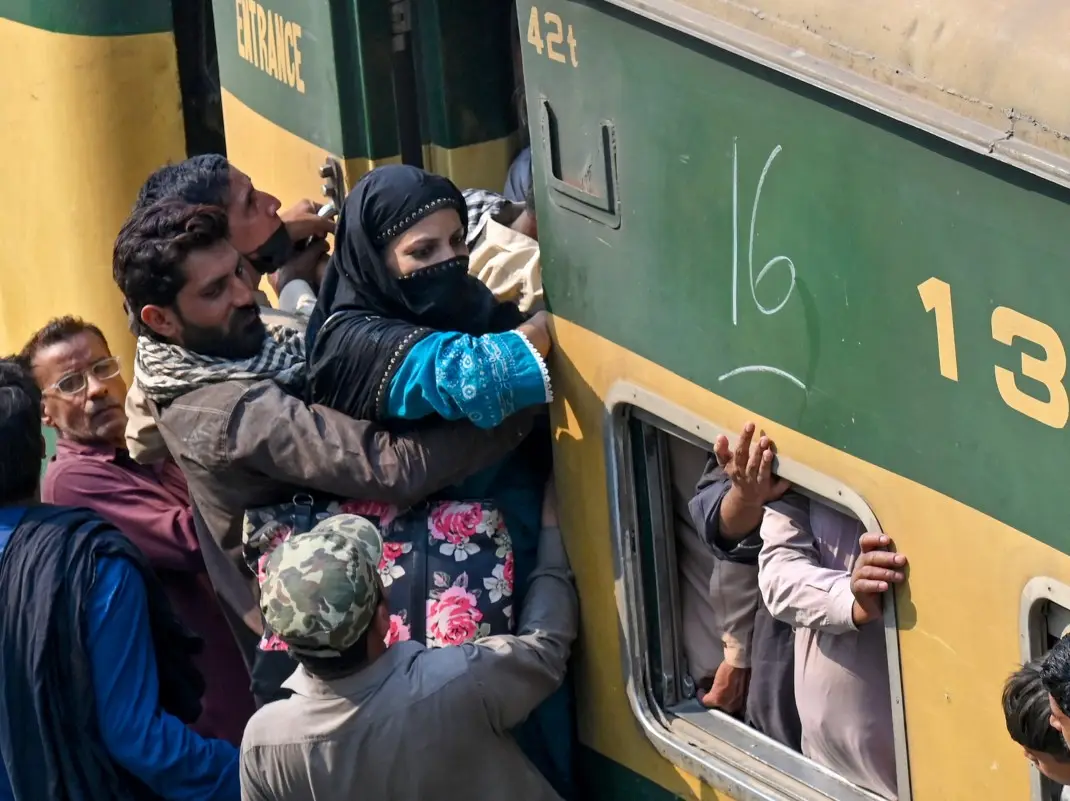 Here's why Pakistan is mulling to 'outsource' 11 trains Here's why Pakistan is mulling to 'outsource' 11 trains