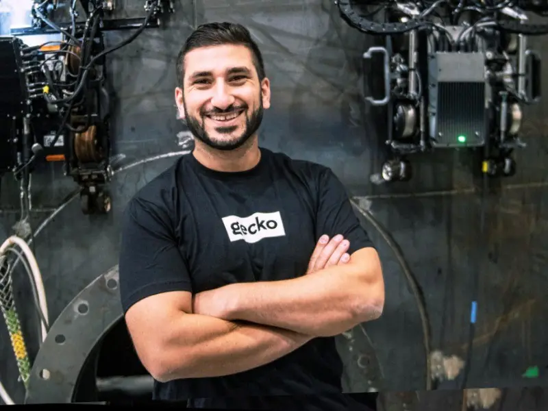 Meet Jake Loosararian, who built $1.25 billion firm battling poverty: 'Was down to last dollar' Meet Jake Loosararian, who built $1.25 billion firm battling poverty: 'Was down to last dollar'