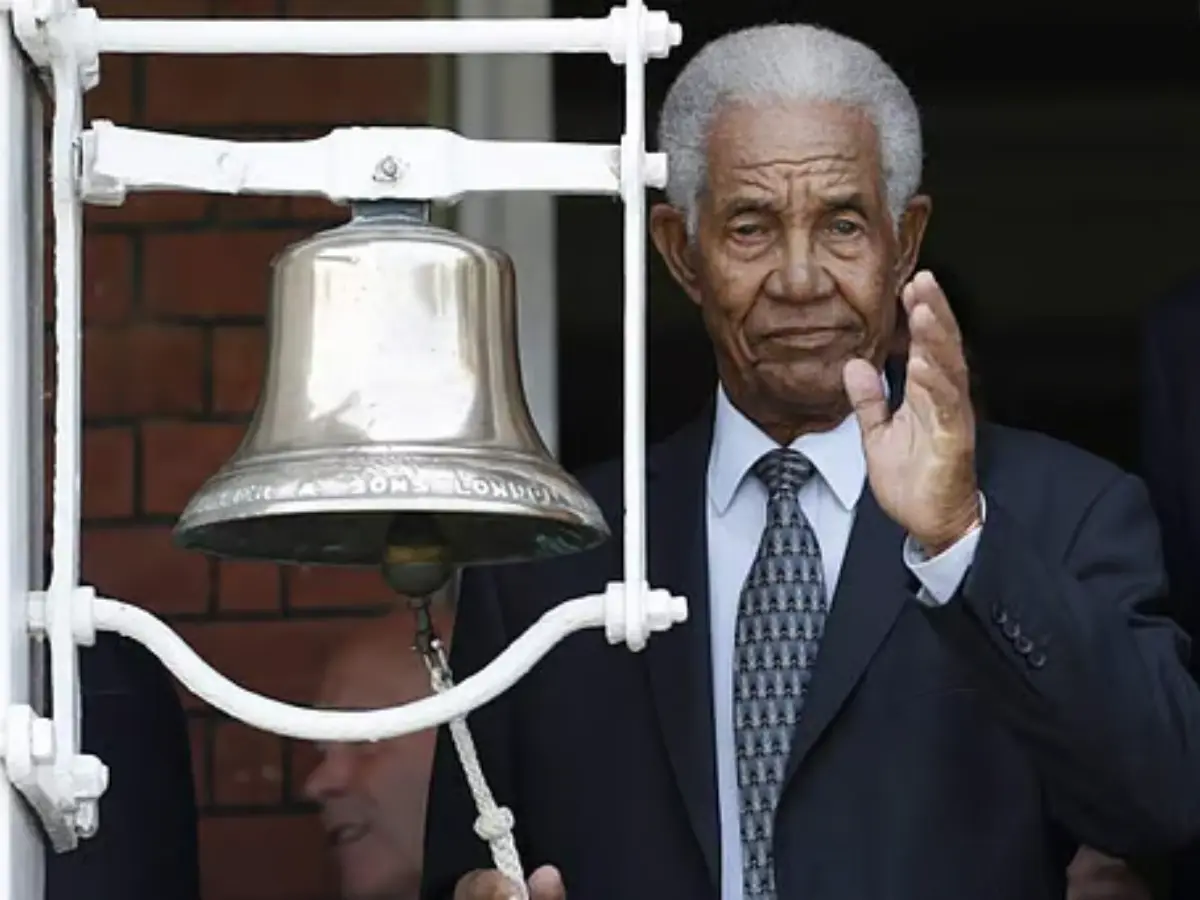 The day Sir Garry Sobers walked onto the field to meet Rohit Sharma and Virat Kohli | WATCH The day Sir Garry Sobers walked onto the field to meet Rohit Sharma and Virat Kohli | WATCH