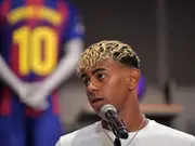 Lamine Yamal gets into Messi's shoes with Barcelona's number 10 shirt takeover