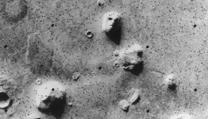 Unexplained doorways, mysterious faces: Strange things found by NASA on Mars that will blow your mind