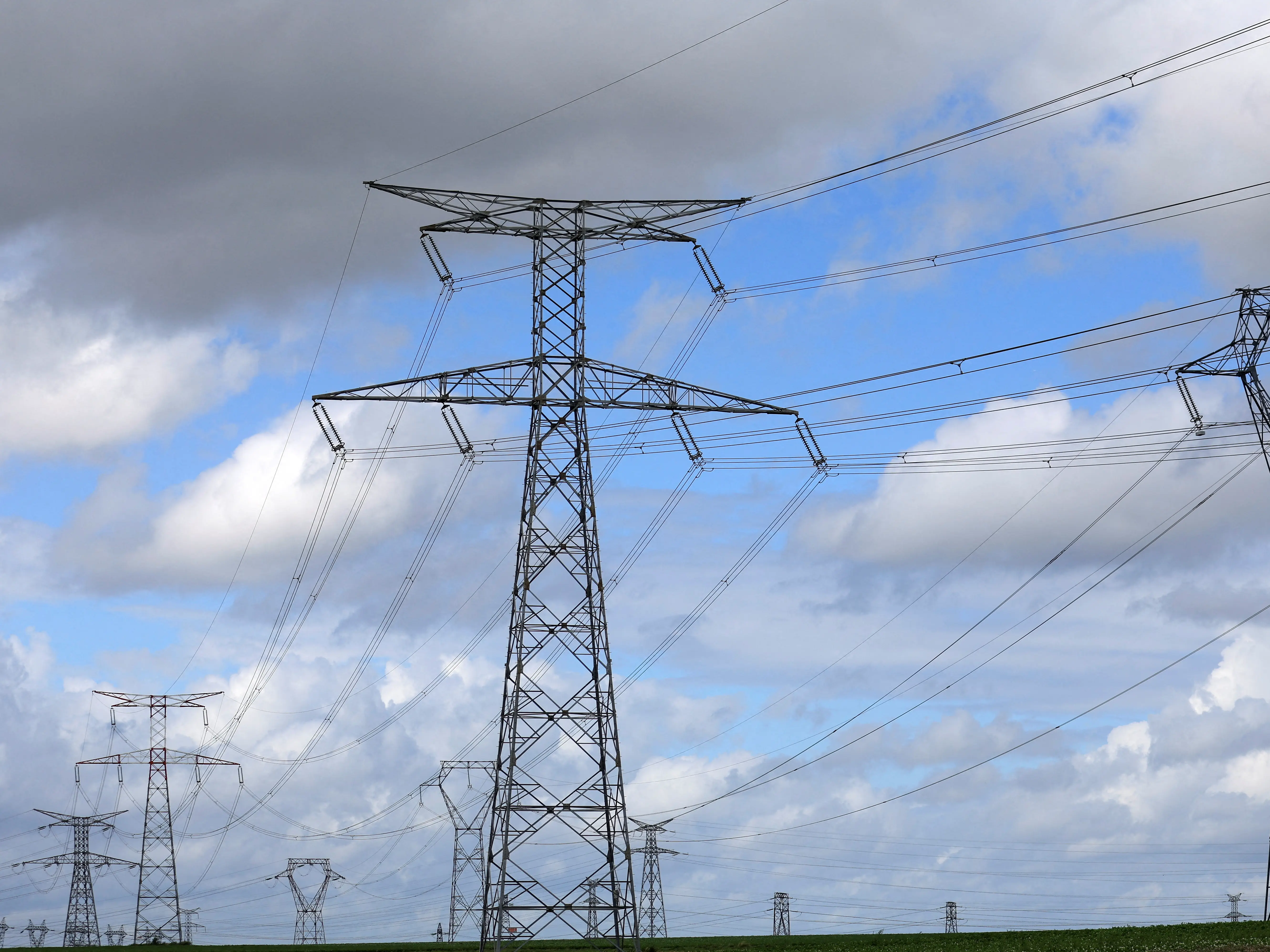 French power prices spike 41% as heatwave drives cooling demand French power prices spike 41% as heatwave drives cooling demand