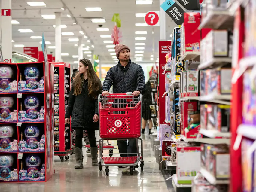US retail sales rebound in June, buoyed by consumer spending resilience US retail sales rebound in June, buoyed by consumer spending resilience