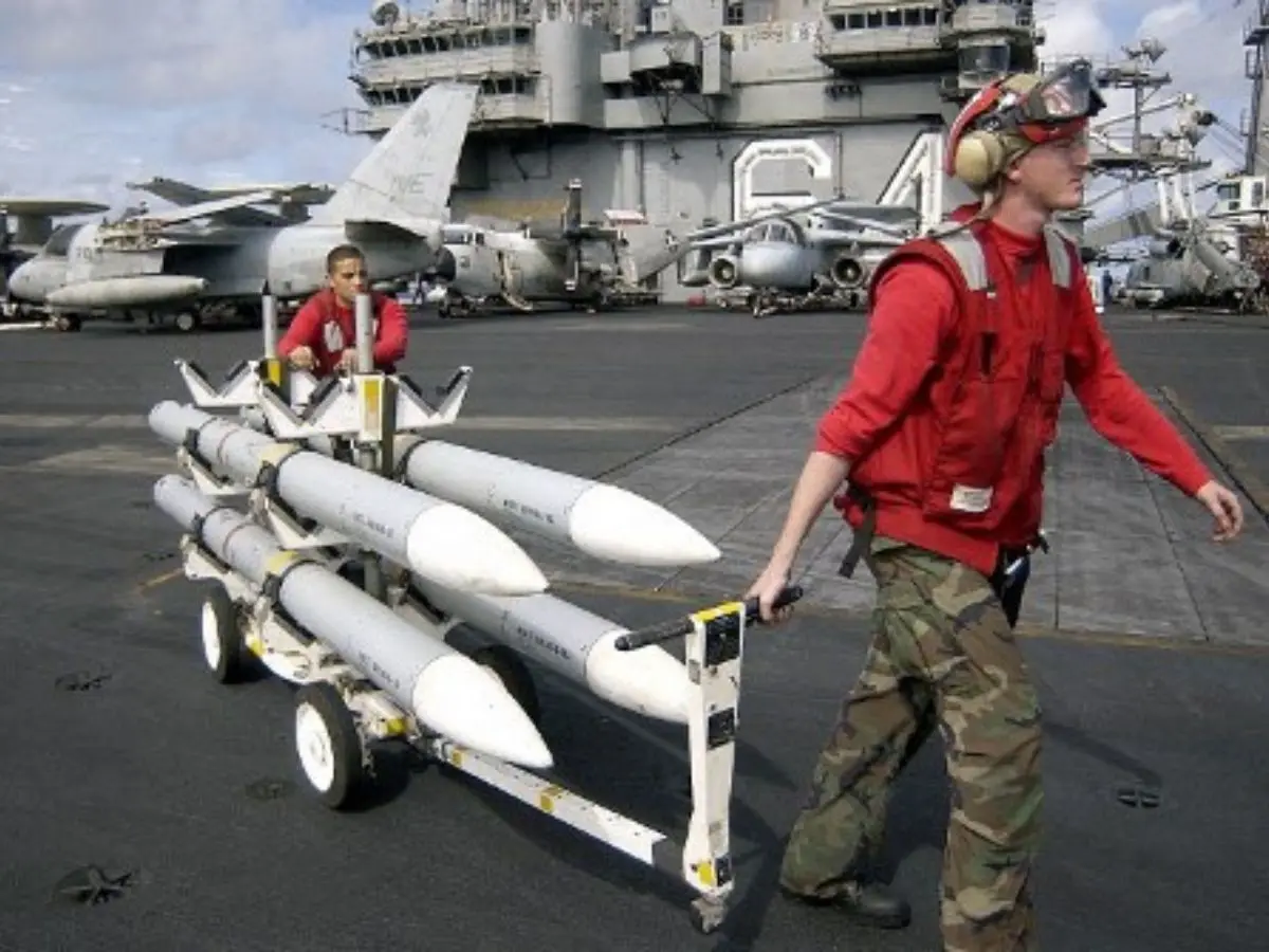 AIM-120 AMRAAM (USA)