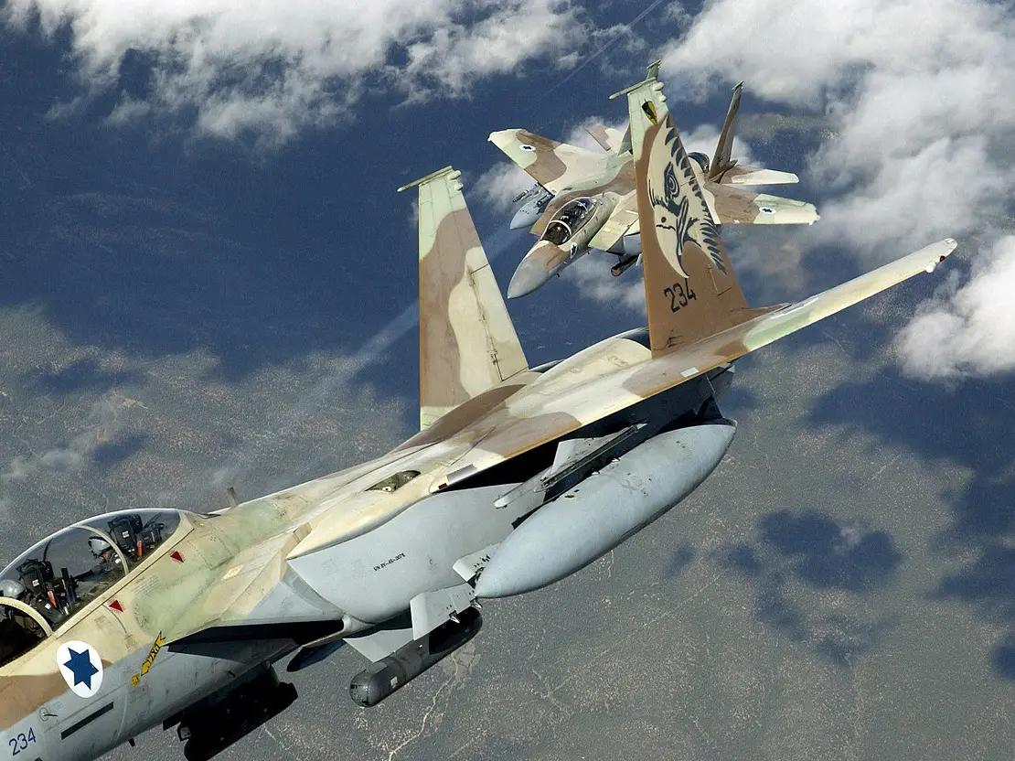 Do fighter jet pilots really risk freezing to death at 40,000 feet, in seconds?