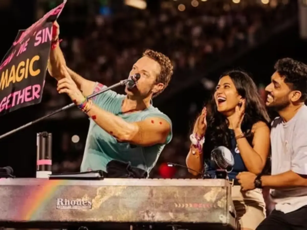 'Are you engaged...to each other?': Another couple's video from Coldplay concert goes viral - Video