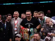 Oleksandr Usyk knocks out Daniel Dubois to become undisputed world heavyweight champion