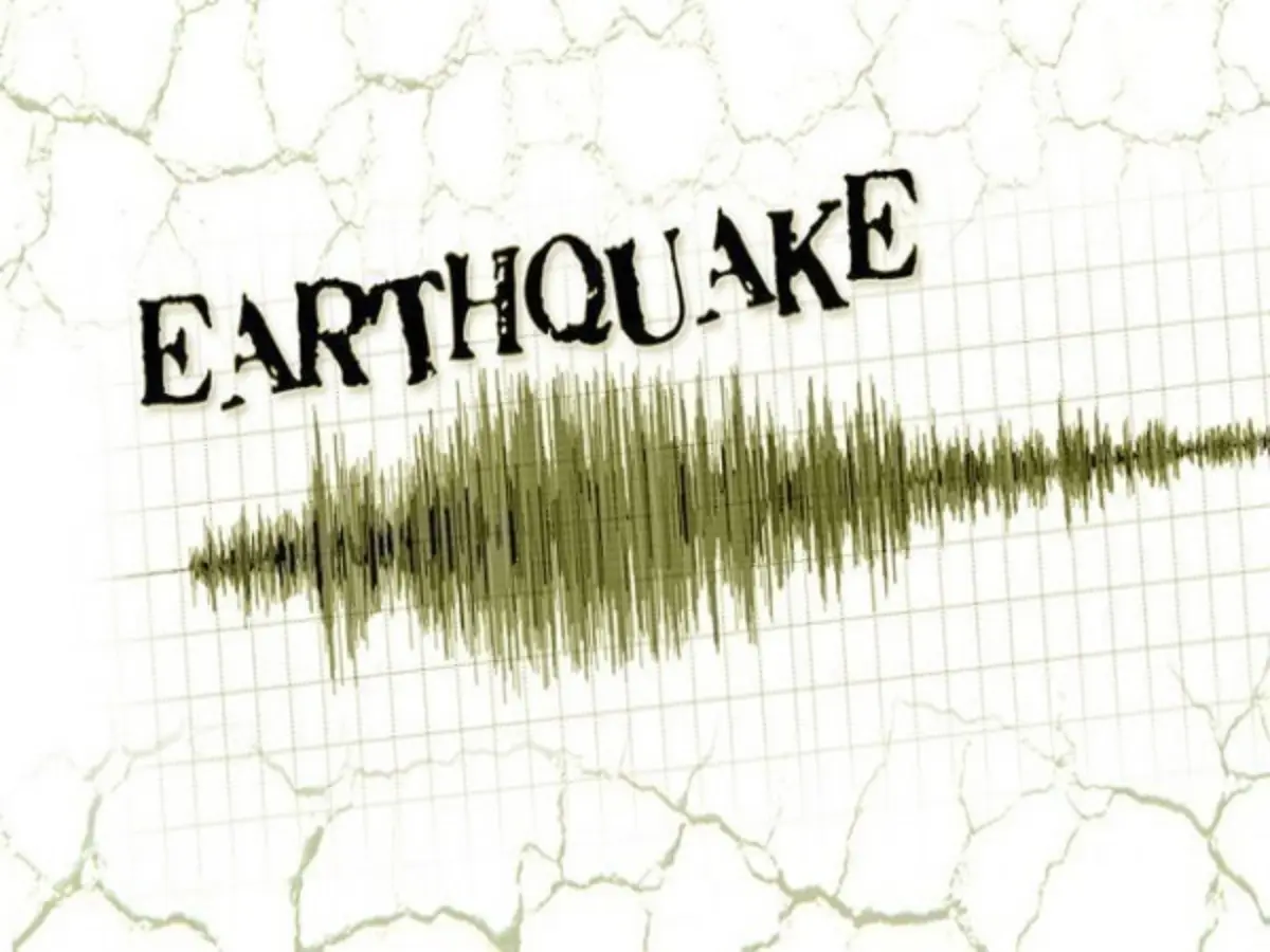 7.4 magnitude earthquake hits Russia's Pacific coast, tsunami warning sounded