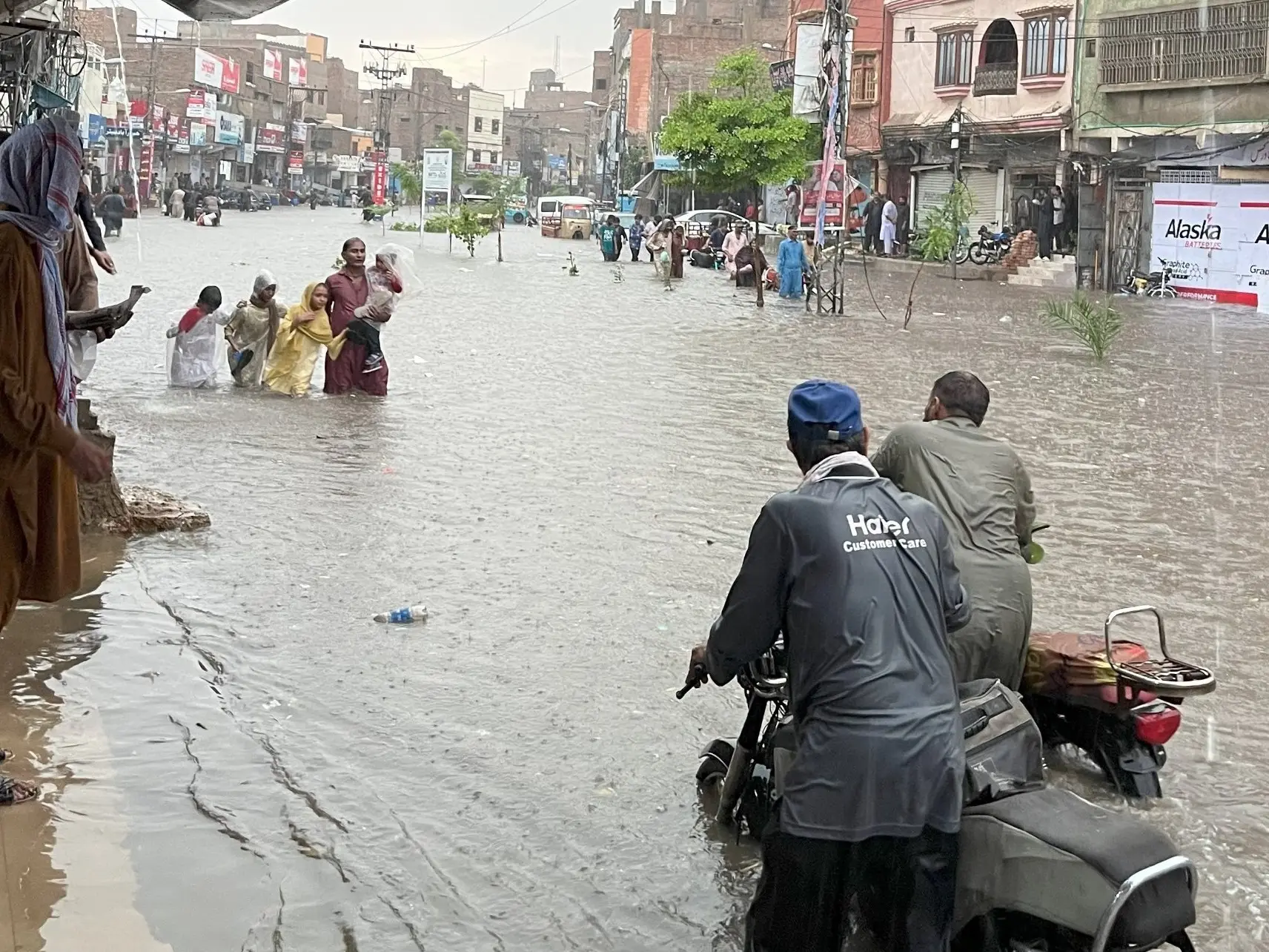 Over 200, including nearly 100 children died, 560 injured as continuous rain wrecks havoc in Pakistan—Check details Over 200, including nearly 100 children died, 560 injured as continuous rain wrecks havoc in Pakistan—Check details