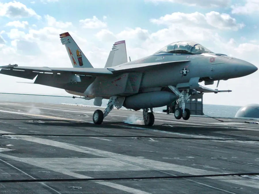 4 most bizarre fighter jet emergency landings ever