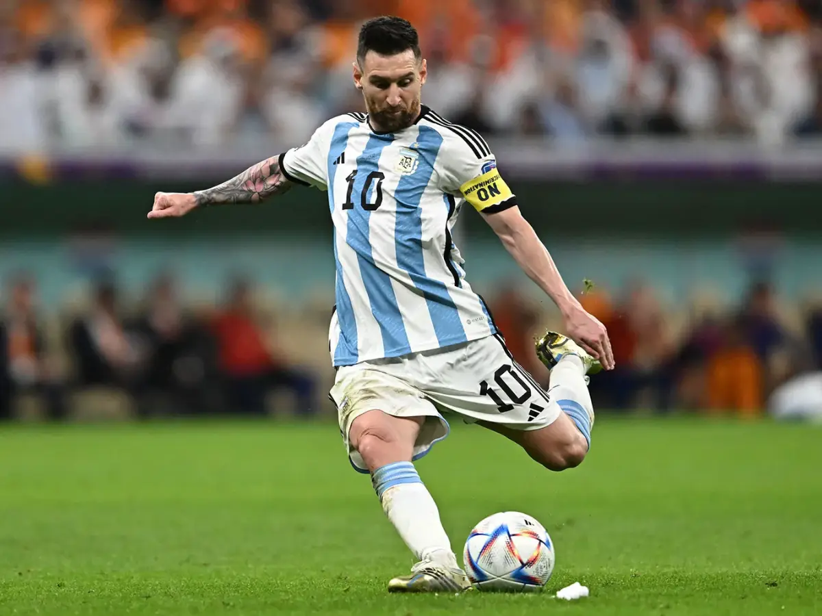 Lionel Messi surpasses Cristiano Ronaldo for THIS record – Details inside Lionel Messi surpasses Cristiano Ronaldo for THIS record – Details inside