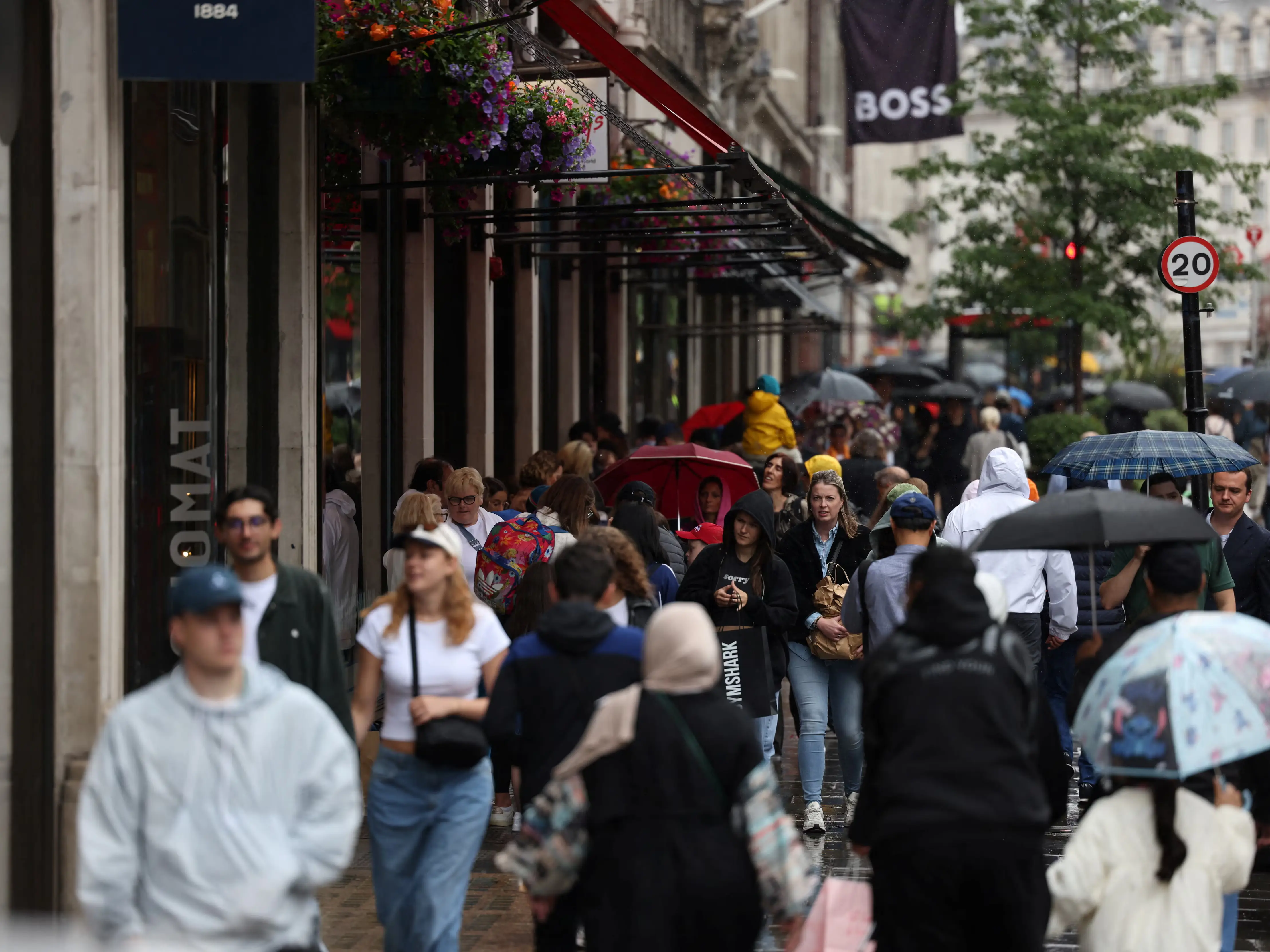 UK consumer sentiment posts steepest drop in nearly 3 years: Deloitte UK consumer sentiment posts steepest drop in nearly 3 years: Deloitte